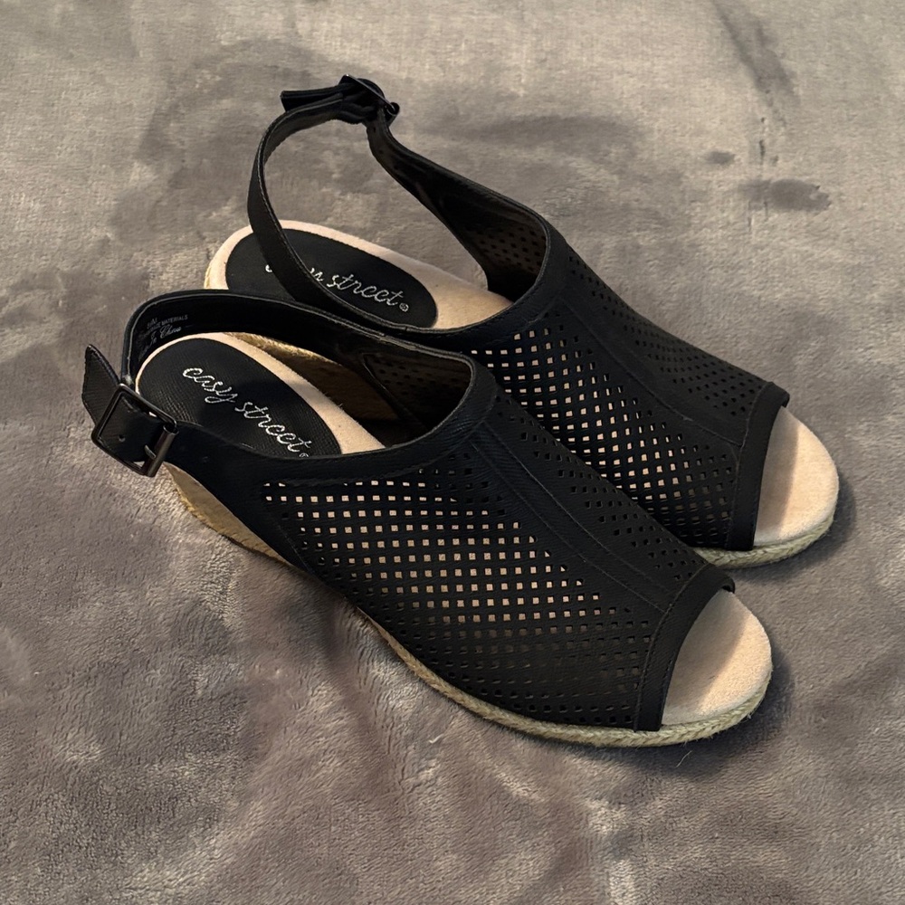 Easy Street Women's Black Espadrille Sandals
